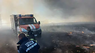 5 000 дка е обхванал пожарът край полигона „Корен“