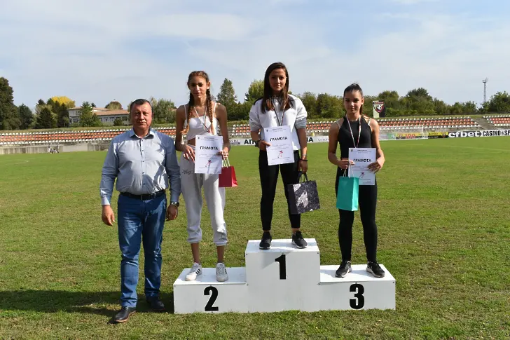 179 участници стартираха в Лекоатлетически крос „Павликени“ 