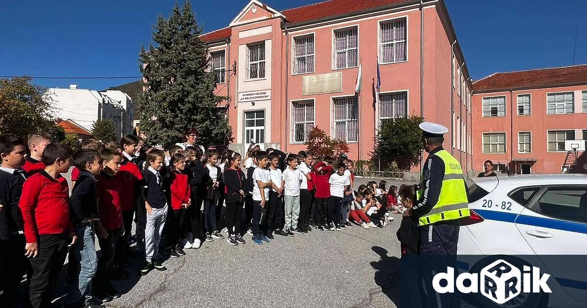 Сектор Пътна полиция – Сливен продължава обучителни беседи по безопасност