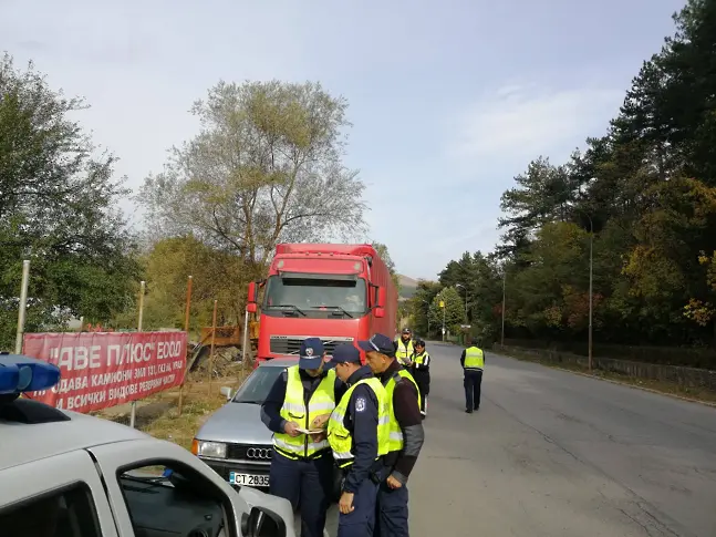 Близо 24 хил. шофьори са санкционирани за превишаване на скоростта в Сливенско 