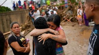 Интензивен дъжд в Северна Венецуела предизвика свлачище което уби най малко