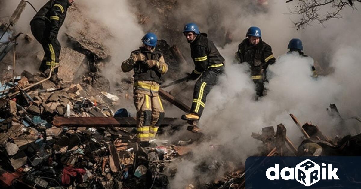 Най-малко 13 души са загинали, след като руски изтребител-бомбардировач се