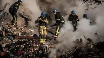 13 са вече жертвите на разбилия се в жилищен блок руски военен самолет (видео и снимки) 
