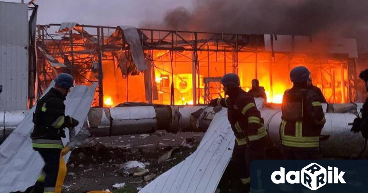 Голям пожар е избухнал в енергийно съоръжение в украинската Дневпропетровска