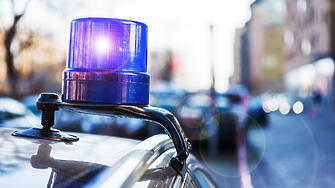 Неправоспособен шофьор се опита да подкупи полицаи във Варна Автомобилът
