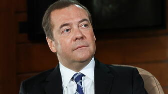 Бившият руски лидер Дмитрий Медведев предупреди Израел да не доставя