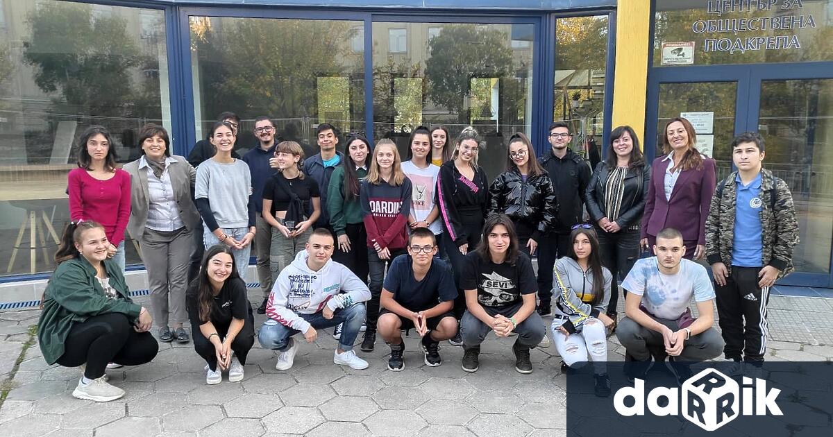 Над трийсет младежи се включиха в провеждането на младежки дискусионен