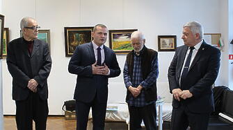 Кметът на Русе Пенчо Милков удостои със златна значка живописеца