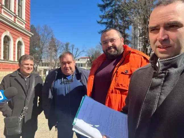 Общински съветници предлагат информационна среща за санирането