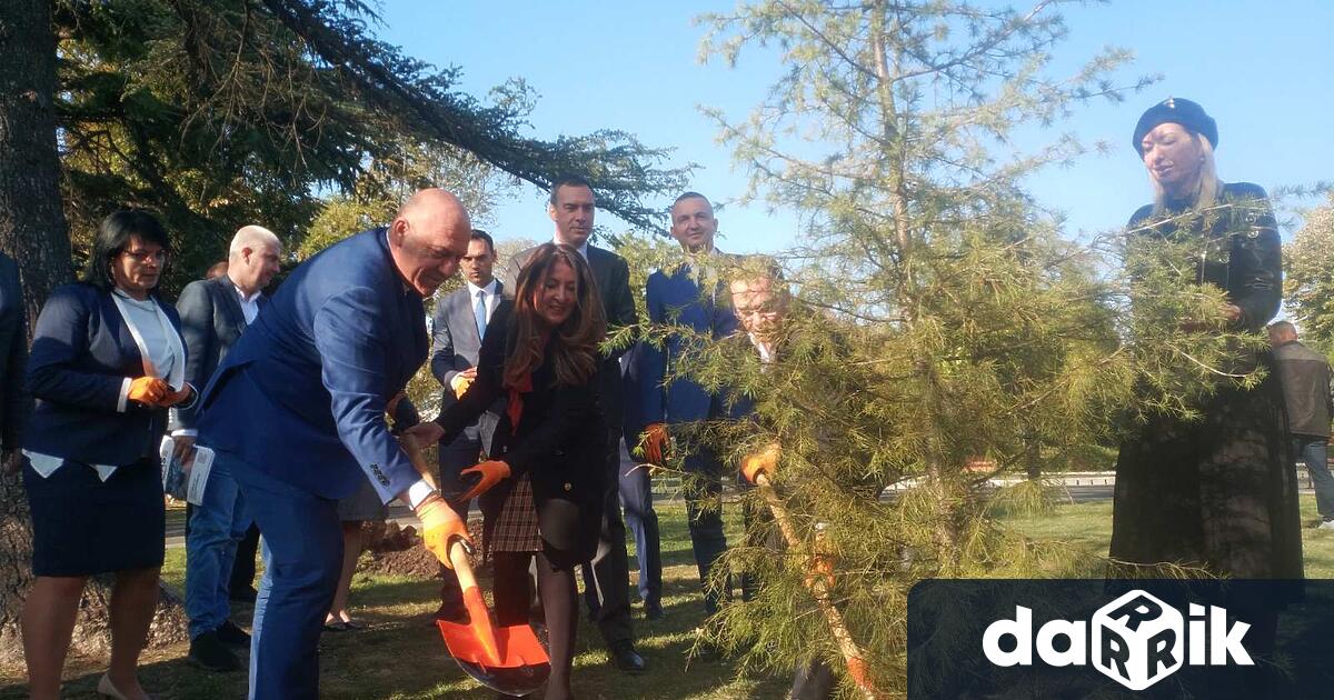 Посланикът на САЩ в България Н. Пр. Херо Мустафа се