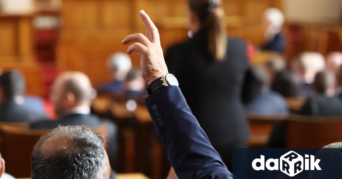 “Нека да си свършим работата днес. Предлагам кандидатурата на Йордан