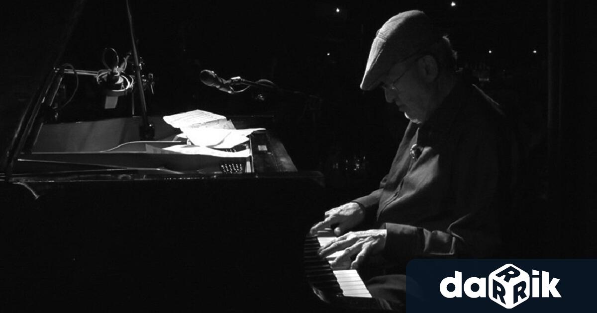 Днесв зала Петя Дубарова“ на КЦ Морско казино“ ще свирят