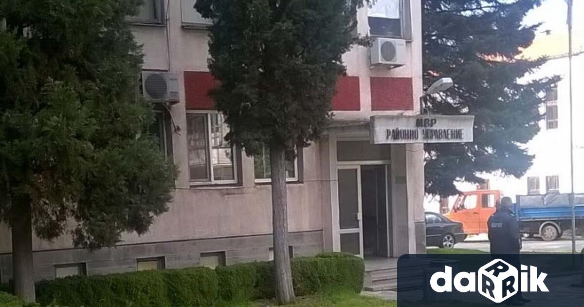 Паспортната служба в РУ на полицията в Харманли работи днес