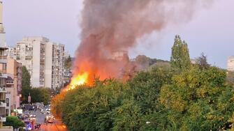 Няма пострадали хора припожара на варненската улица Академик Андрей Сахаров