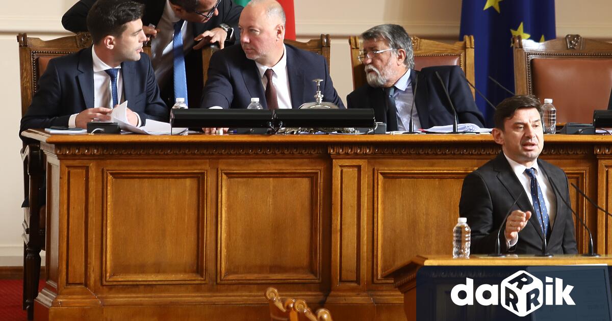 Малко преди ГЕРБ-СДС да отидат на Дондуков 2, парламентарните групи