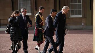 Новият британски премиерРиши Сунакзапочна промени в кабинета Засега е ясно