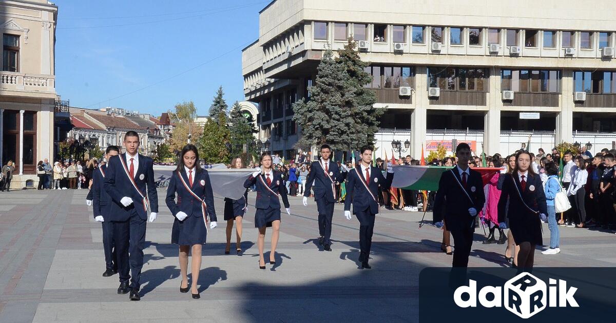 С тържествена света литургия в катедралния храм Св. вмчк Димитър