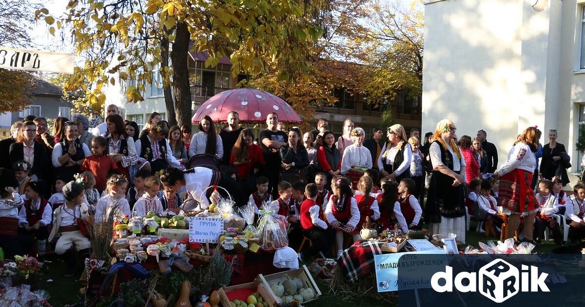 Инициативата е с благотворителна цел и е посветена на празника