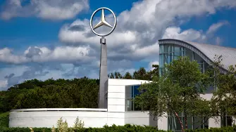 Mercedes-Benz се оттегля от Русия