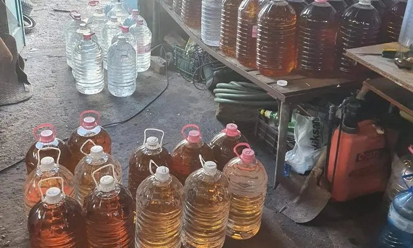 1080 литра алкохол конфискува полицията в Харманли