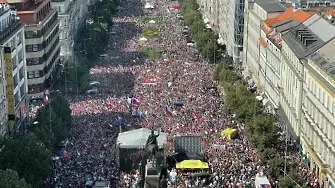 Хиляди излязоха на антиправителствен протест в Прага (видео)