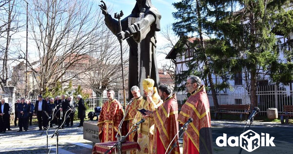 С празнична програма и благодарствен молебен, Враца ще отбележи 1