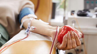 Над 10 банки кръв са необходими за да може 4 годишно