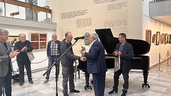 Ивайло Аврамов e носителят на националната награда за скулптура Акад