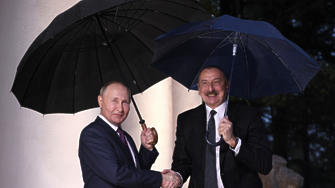 Руският президент Владимир Путин посрещна в черноморския град Сочи лидерите