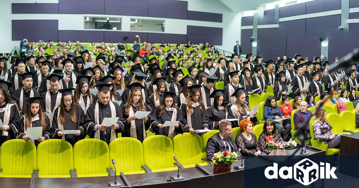 На 2 ноември 2022 г. с тържествена промоция Медицински университет