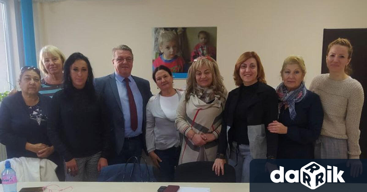 Работна среща с представители на Центъра за майчино и детско