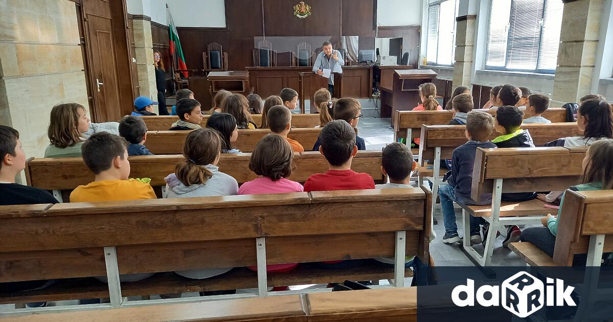 Какво прави съдът, какви са задълженията на съдиите, прокурорите и