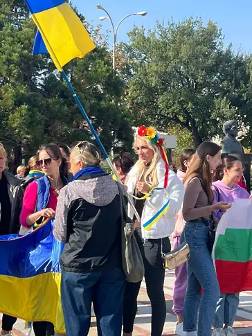 Украински бежанци протестират в Приморско