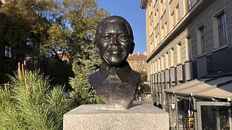 Откриват паметник на Нелсън Мандела в София (снимки)