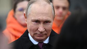 Руският лидер Владимир Путин подписа закон който позволява мобилизацията на