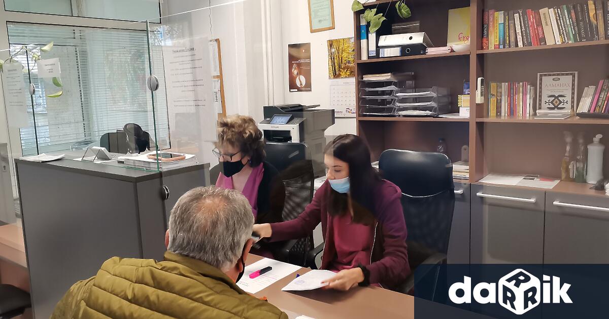 Дарение от 71 книги от различни жанрове и автори получи