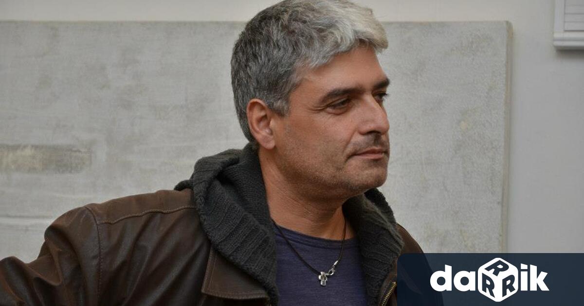 Художникът и куратор Красимир Русев представя самостоятелната си изложба 2015