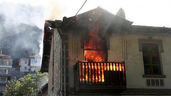 Неправилно включен уред предизвика пожар в жилище във Видин В