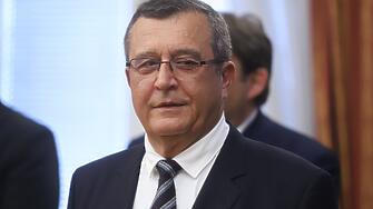 До края на ноември ще приключи прегледът на учебните програми