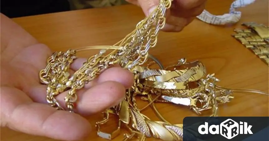 Полицията откри трима мъже, откраднали златни накити от къща в Оряхово