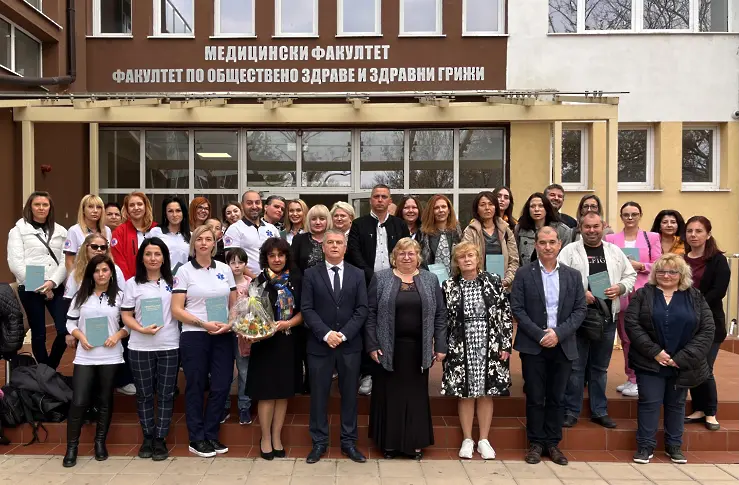 Трети випуск парамедици излиза на здравния пазар в Бургас 