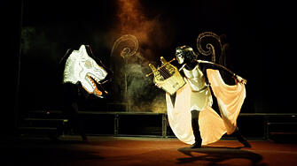 Твърде тесен се оказа салонът на Държавния куклен театър в