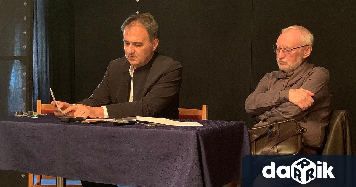 По време на среща с журналисти, директорът на ДКТ Иван