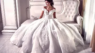 Световни тенденции при булчинските рокли на сватбеното изложение в Бургас