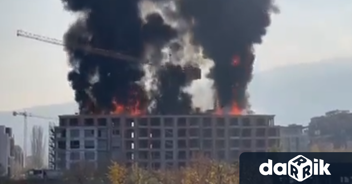 Голям пожар гори в София. Огънят се е разгорял в