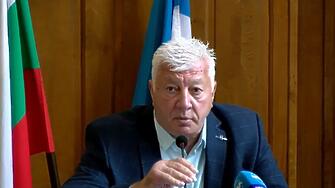 Градоначалникът на Пловдив обяви че сам се е оттеглил от