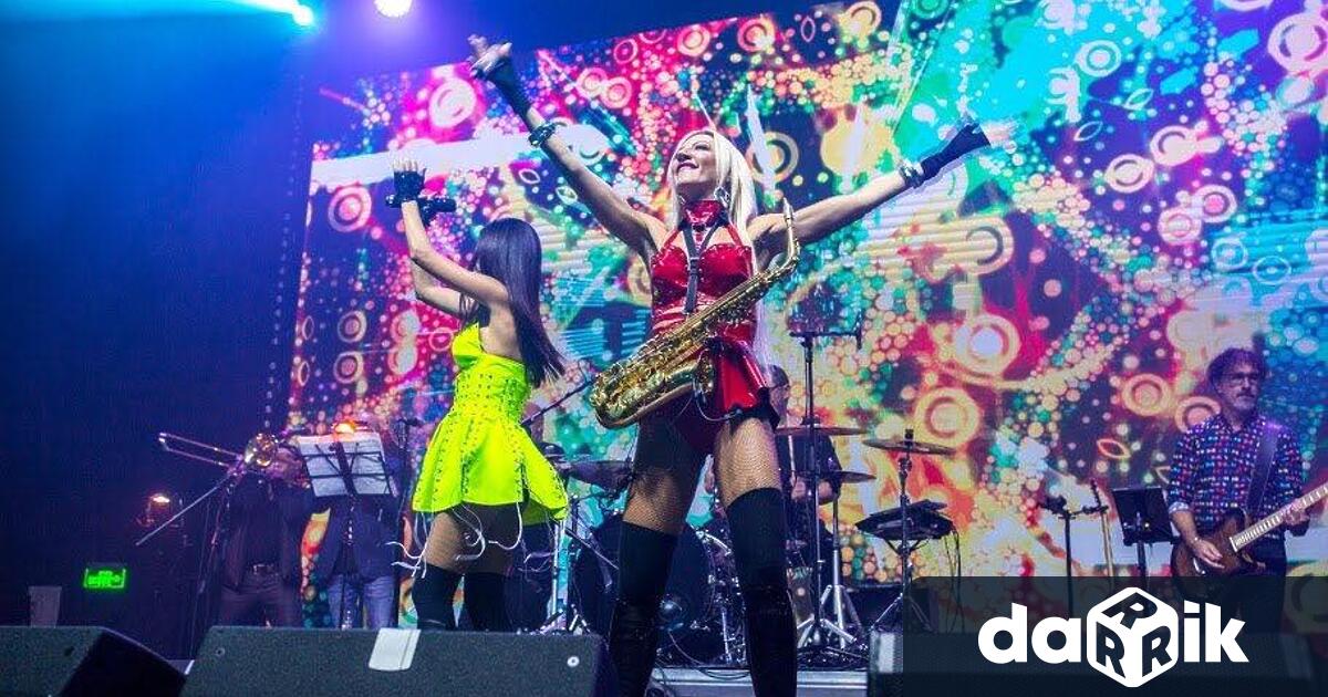 Дует “Мания продължава да създава красива музика, която докосва по