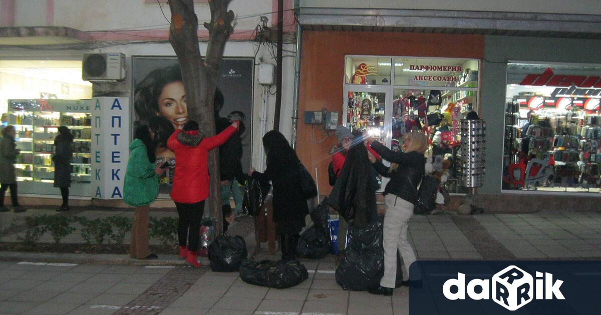 Доброволци от новосформираното сдружение близоДОТЕБ“ ще проведат днес станалата традиционна