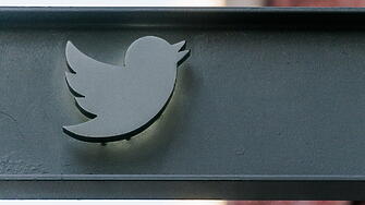 Американски регулатор обяви че следи събитията в Туитър с дълбока