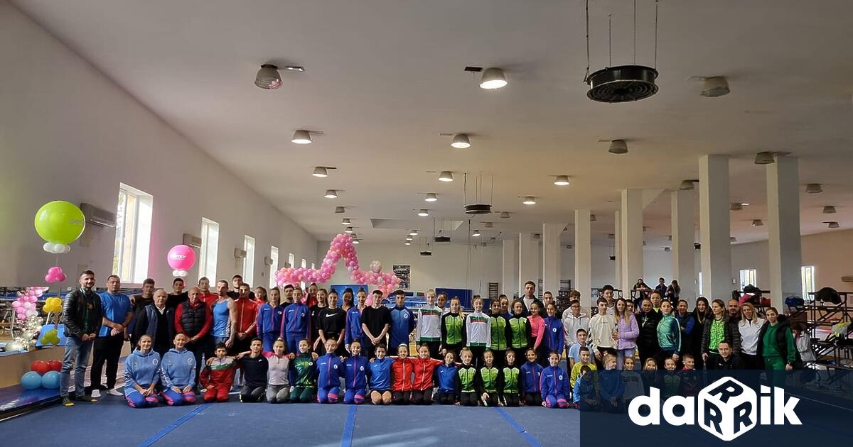 Моделирана тренировка по акробатика се проведе в спортна зала Младост“,съобщиха